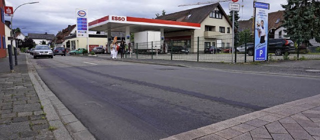 Die Hauptstrae in Umkirch wird in Kr...ndratsamt bisher aber nicht vorsieht.   | Foto: julius steckmeister