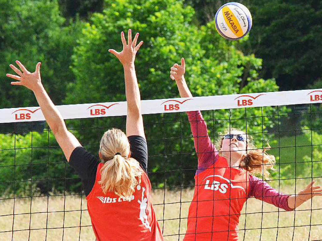 Das erste Halbfinale der Frauen in Langenau am frhen Samstagabend: Es gewann das Duo Kovarova/Weidl gegen Gnther/Cesar. Im Finale unterlagen Kovarova/Weidl den topgesetzten Steger/ Hoffmann.