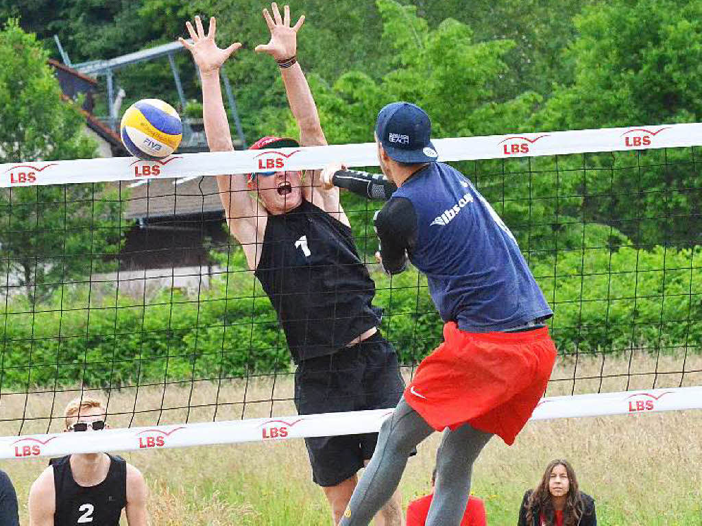 On the beach: Beachvolleyballer aus ganz Deutschland waren beim A-Top-Turnier in Schopfheim und Langenau am Start.