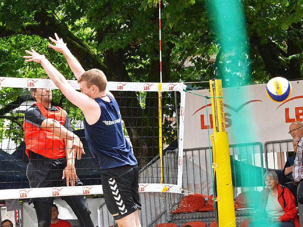 On the beach: Beachvolleyballer aus ganz Deutschland waren beim A-Top-Turnier in Schopfheim und Langenau am Start.