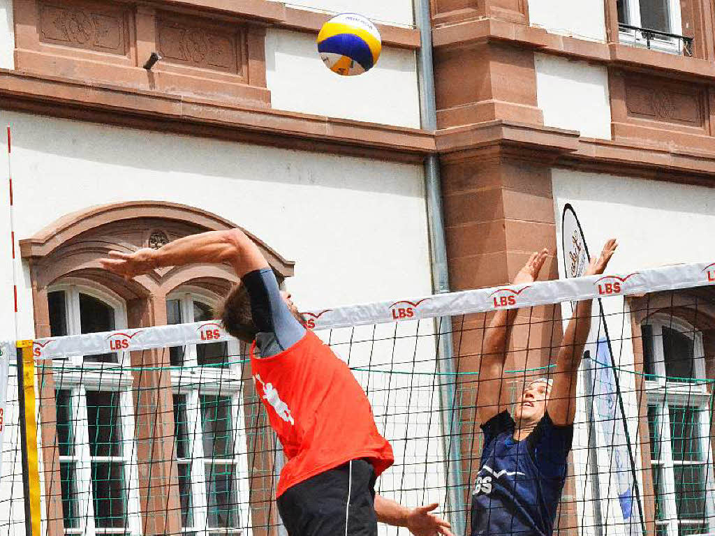 On the beach: Beachvolleyballer aus ganz Deutschland waren beim A-Top-Turnier in Schopfheim und Langenau am Start.