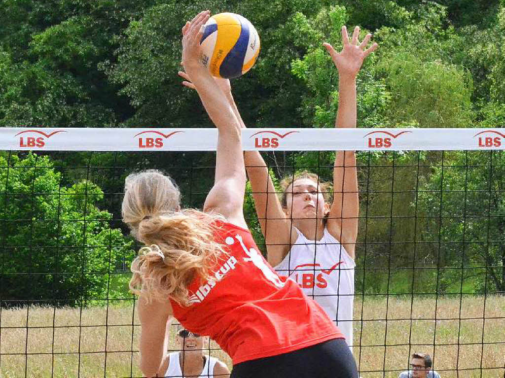 On the beach: Beachvolleyballer aus ganz Deutschland waren beim A-Top-Turnier in Schopfheim und Langenau am Start.