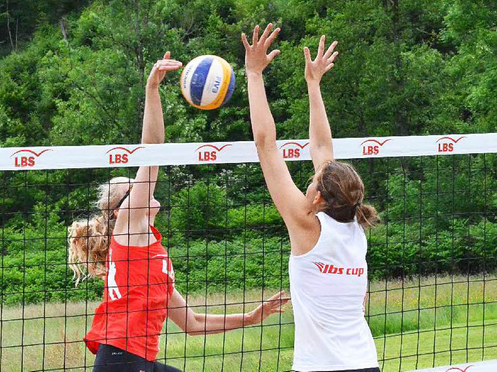 On the beach: Beachvolleyballer aus ganz Deutschland waren beim A-Top-Turnier in Schopfheim und Langenau am Start.