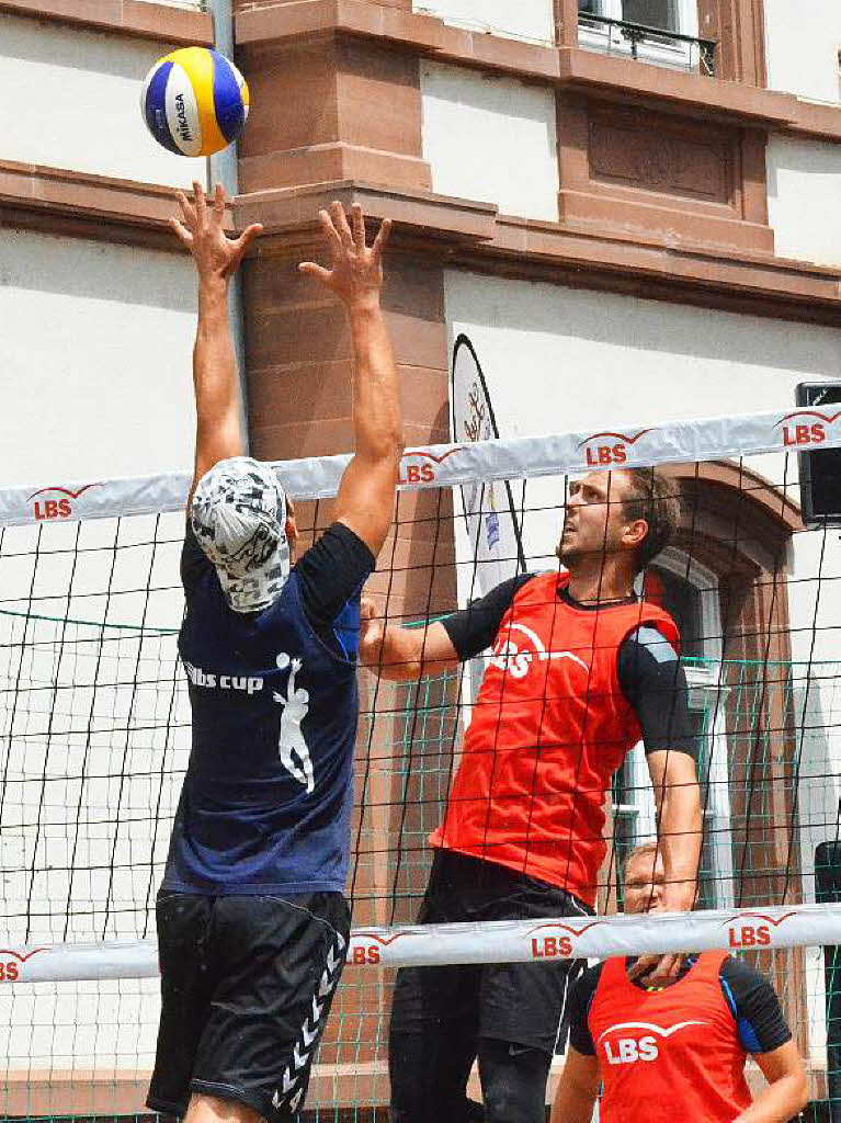 On the beach: Beachvolleyballer aus ganz Deutschland waren beim A-Top-Turnier in Schopfheim und Langenau am Start.