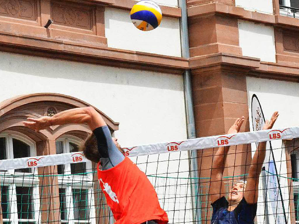 On the beach: Beachvolleyballer aus ganz Deutschland waren beim A-Top-Turnier in Schopfheim und Langenau am Start.