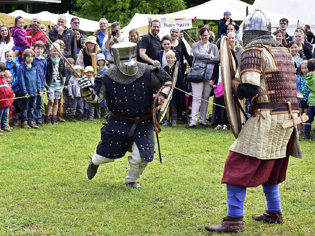 In voller Montur: Ritterspiele wie im Mittelalter