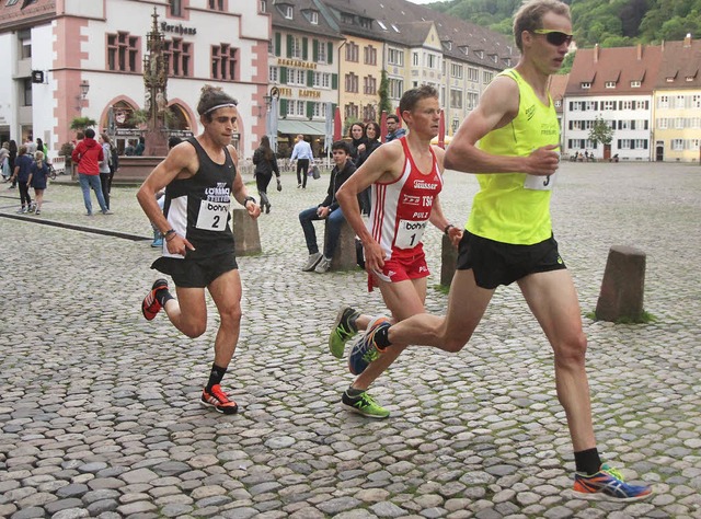 Wie im Vorjahr: Das Spitzentrio,  vorn...or  Benedikt Hoffmann und Omar Tareq.   | Foto: Stinn