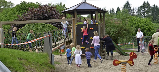 Spa am neuen Kindergarten-Auengelnd...nde hat es fr 120000 Euro erweitert.   | Foto: Sigrid Umiger