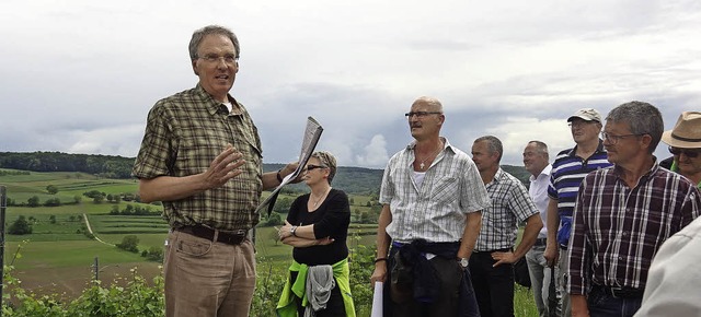 Frster Patrik Trndle sprach von  Mau...ntwicklung des dortigen Baumbestandes.  | Foto: Astrid Moser-Oeschger