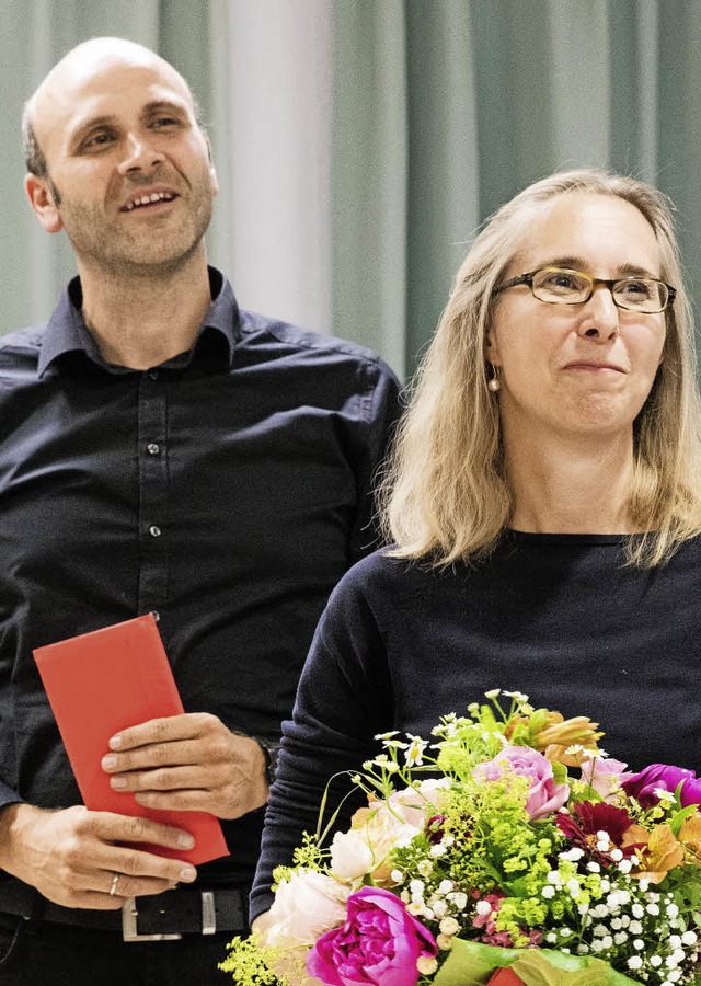 Die Dirigenten Oliver Schtzle und Jud...en Lotte Saier und Hans Joachim Saier.  | Foto: Gabriele Zahn