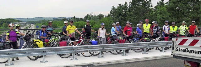 Endlich: Die neue Brcke ber die Auto...die Velofreunde die neue Verbindung.    | Foto: Privat