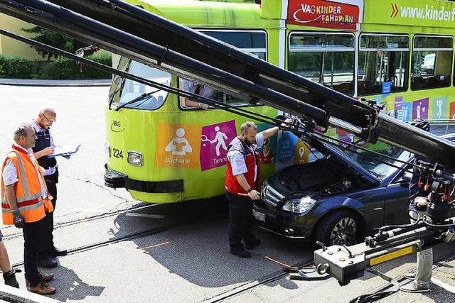 Straenbahnunfall im Freiburger Westen – Tramstrecke nach einer Stunde wieder frei