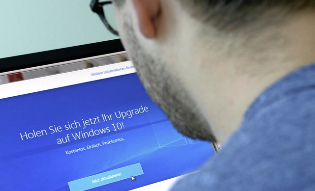 Soll man &#8211; oder soll man nicht: ...lohnt sich  das Update auf Windows 10   | Foto: Susann Prautsch (dpa)