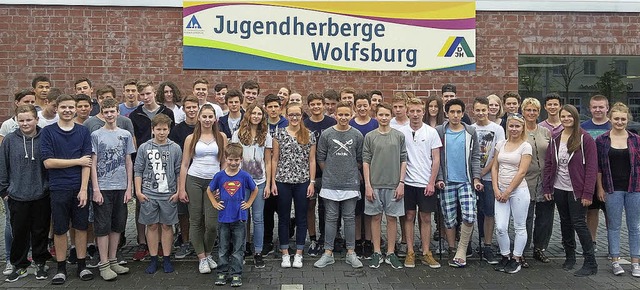 <BZ-FotoAnlauf>Kreisgymnasium Bad Kroz...nbild vor ihrer Wolfsburger Unterkunft  | Foto: privat