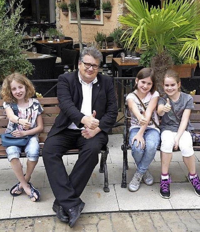 Daumen hoch fr den Wasserpark (von li...on Byren, Clara Spoth und Lara Anselm   | Foto: Julia Metzger