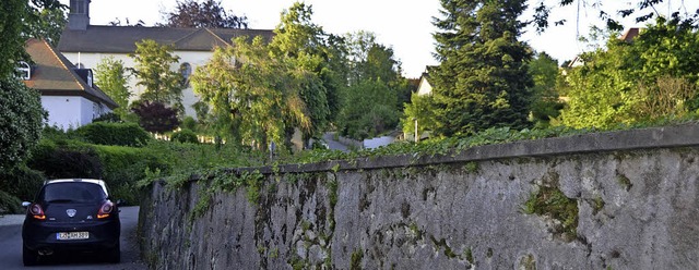 Die Mauer an der Ochsengasse muss weg:...mfeldes des historischen Forsthauses.   | Foto: Markus Maier