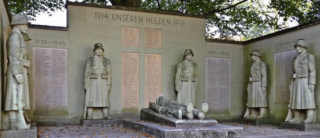 Das Kollnauer Kriegerdenkmal ist kommende Woche Thema einer Podiumsdiskussion.   | Foto: Bernd Fackler