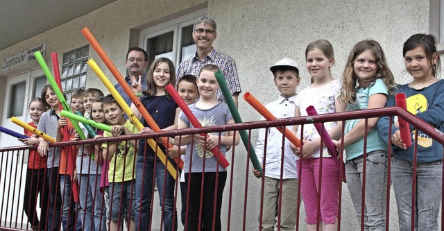 Mit Boomwhackers macht sich die &#8222...reuen sich ber den  Zglingsjahrgang.  | Foto: Jrn Kerckhoff