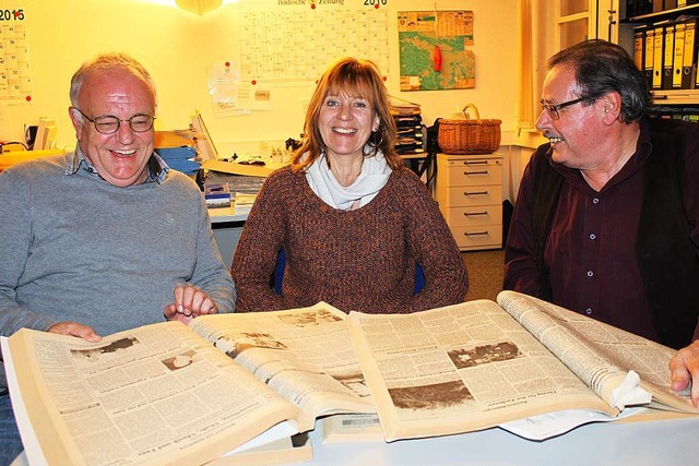 Diese drei Redakteure haben die  Bonnd...n Erinnerungen wie in alten Zeitungen.  | Foto: Martha Weishaar