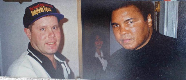 Schnappschuss frs Leben: Mike Bttche...uhammad Ali im Hotellift in Las Vegas.  | Foto: Privat