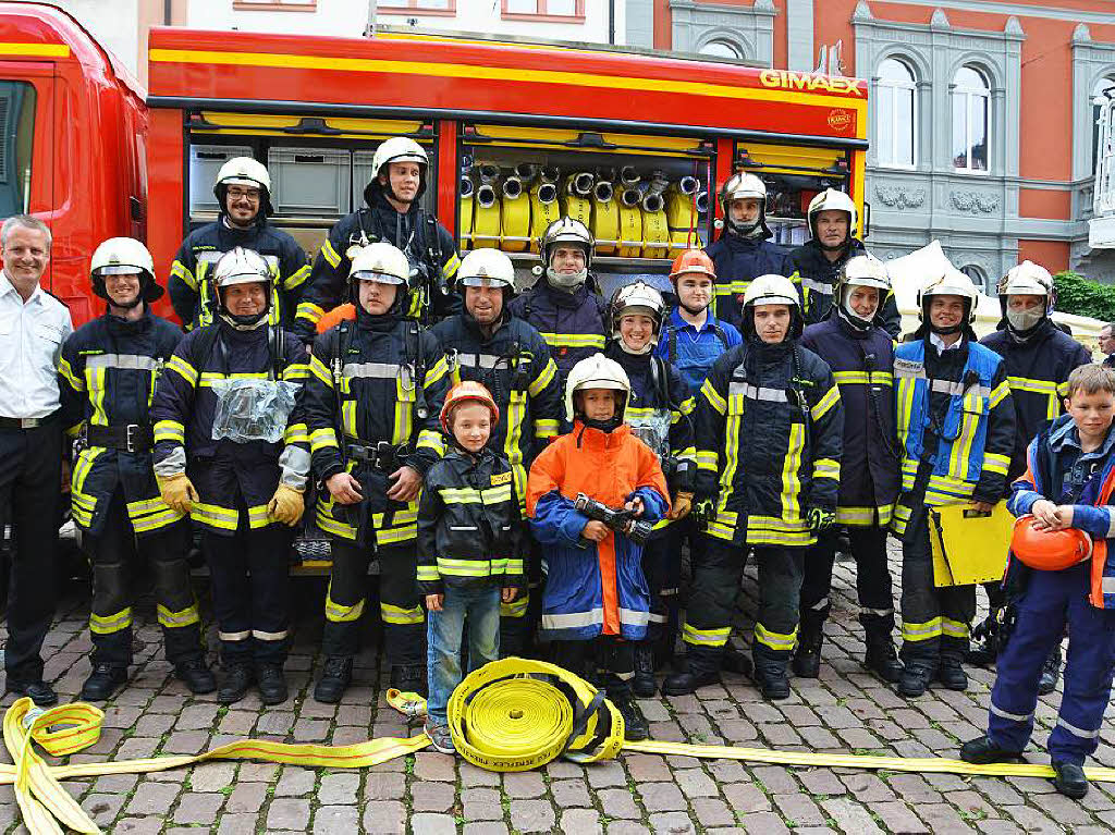 Familienfoto Waldkircher und Schlettstdter Feuerwehrleute.