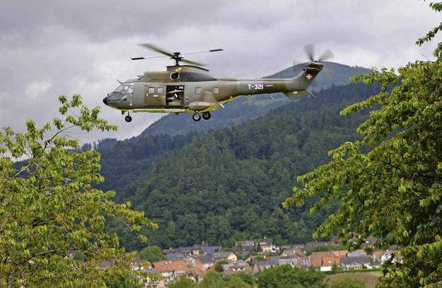 Tuschend echt sahen die Hubschrauber ...h &#8222;lediglich&#8220; um Modelle.   | Foto: Edgar Steinfelder