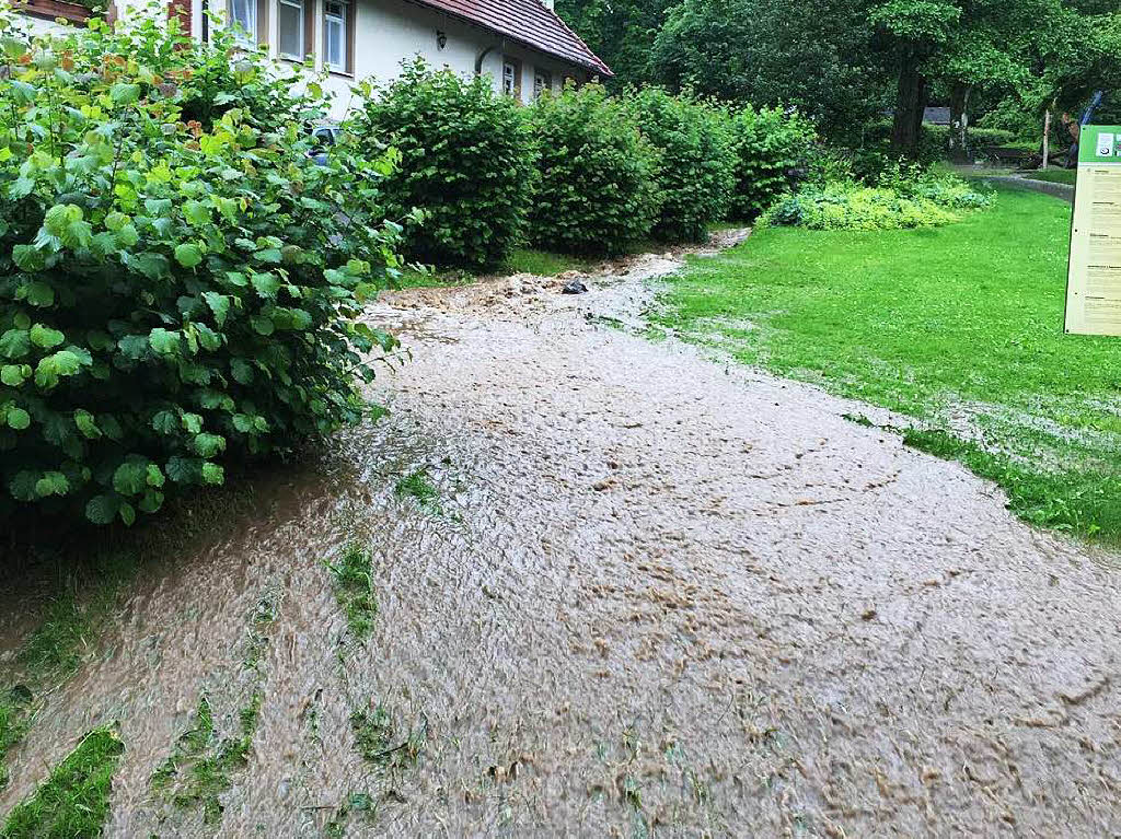 Am Restaurant Stadtrainsee floss das Wasser hangabwrts zum Kohbach.