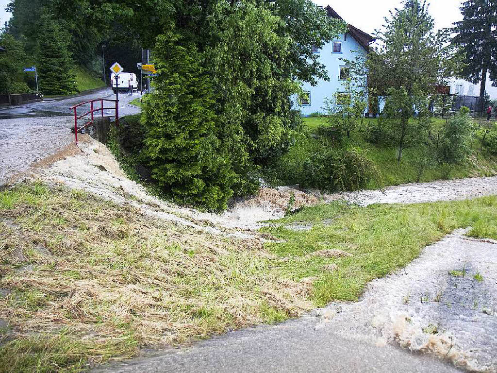 Viel zu viel Wasser in Siensbach.