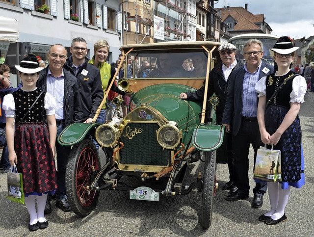 ADAC-Veteranen-Rallye in Elzach: das ...organisator Michael Meier (von links).  | Foto:  Bayer