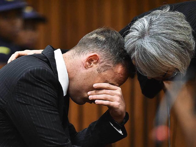 Schauspiel oder Verzweiflung? Pistorius am Montag vor Gericht.   | Foto: AFP