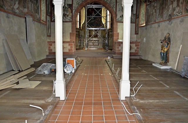 Die Kirchenbnke sind abgebaut fr die Bauarbeiten in der Bhlwegkapelle.   | Foto: Winfried Wagner