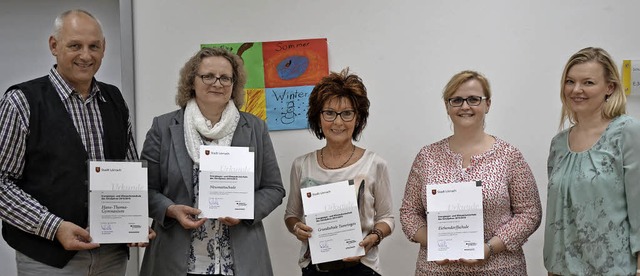 Leiterinnen und Leiter der ausgezeichn...und Klimaschutzschulen Stadt Lrrach.   | Foto: zvg