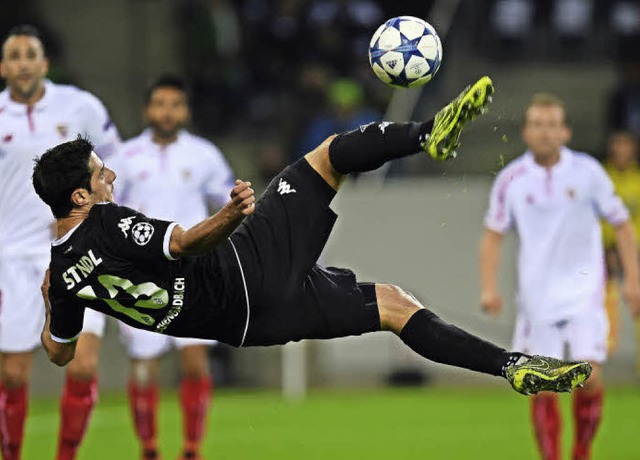 Mann des Abends bei Mnchengladbach: Der zweifache Torschtze Lars Stindl.   | Foto: afp