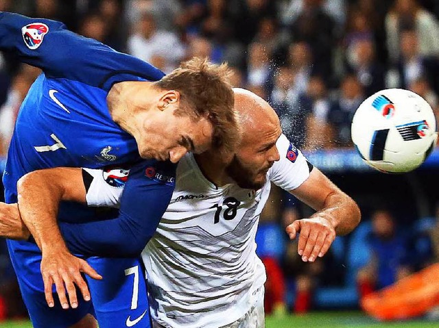 Antoine Griezmann (links) bei seinem Kopfballtreffer zum 1:0.   | Foto: dpa