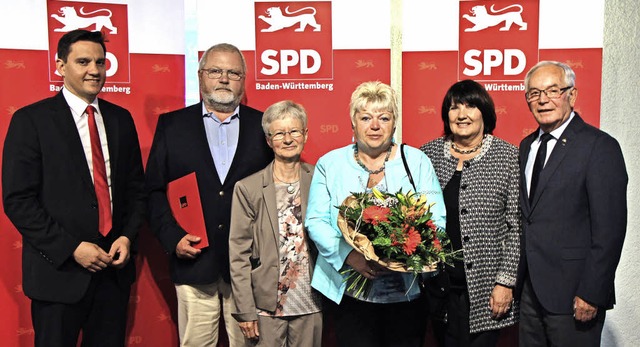 Langjhrige Weggefhrten gratulierten ...anig, Marianne Wonnay und Karl Nicola   | Foto: Helmut Hassler