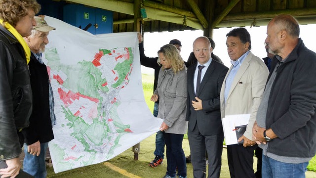 Viel Land in der Grenzregion ist berei...Schweizer Landnahme breiten Raum ein.   | Foto: Khnemund