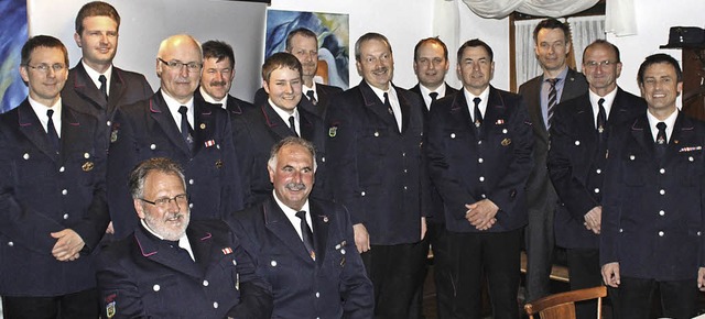Die Fhrungsmannschaft  der Abteilungs...mmandant Karlheinz Strecker (rechts).   | Foto: Privat