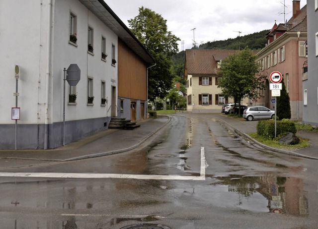 Seit Mittwochmorgen stehen die 30er-Sc...; zum groen rgernis der Gurtweiler.   | Foto: Alfred Scheuble