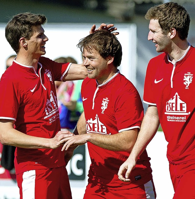 Nils Boll (Mitte) ist neuer Trainer de...chnle (li.) und Heiko Gntert (re.).   | Foto: Scheu