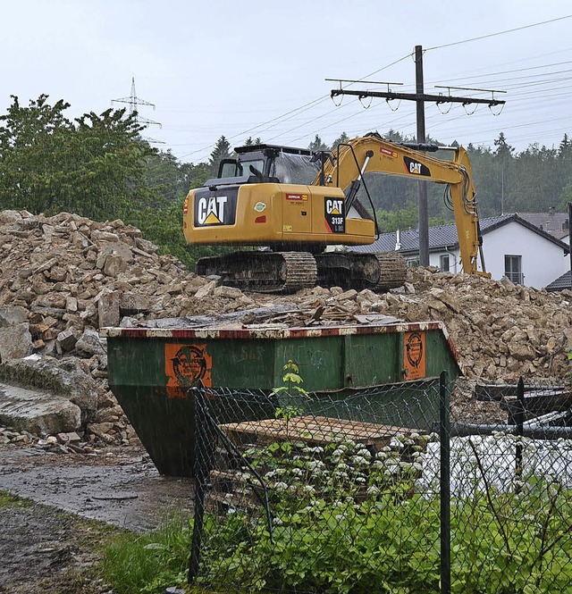 Wegen des Abrisses eines Wohnhauses wurden in Riedmatt Bume gefllt.   | Foto: Peter Gerigk