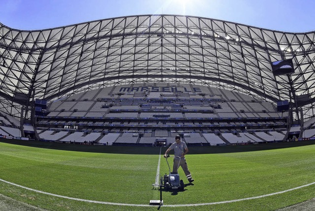Im Stade Vlodrome sind wenigstens die Linien  perfekt gezogen.   | Foto: dpa