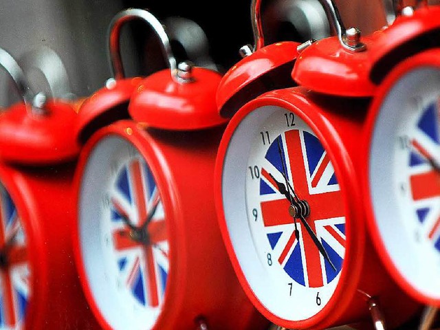Die Uhren ticken: Bald kommt das EU-Referendum fr Grobritannien.  | Foto: dpa