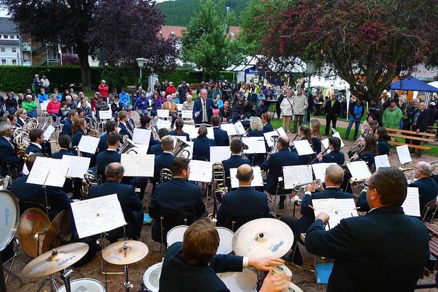 In Neustadt erklang den ganzen Samstg Musik.   | Foto: Eva Korinth