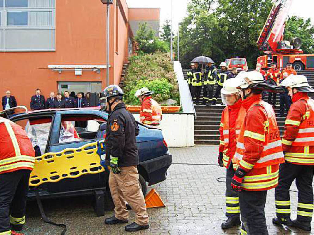 So einiges war fr die mehr als 150 Feuerwehrkameraden aus 32 Wehren und sechs Werksfeuerwehren geboten – von Fachvortrgen zu praktischen bungen. <?ZL?>
