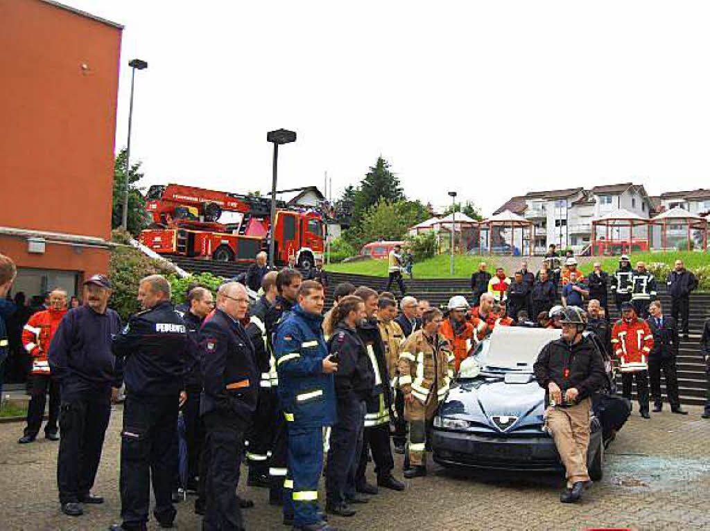 So einiges war fr die mehr als 150 Feuerwehrkameraden aus 32 Wehren und sechs Werksfeuerwehren geboten – von Fachvortrgen zu praktischen bungen. <?ZL?>
