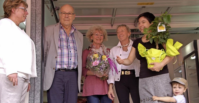 Dank sagte Geschftsfhrerin Jana Kemp... Heinz Engelhardt und Ina Pietschmann.  | Foto: Petra Wunderle