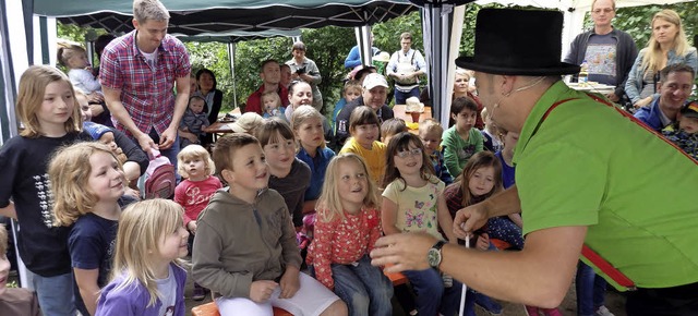 Clown Pat fand wie gewohnt den kindgerechten  Ton.   | Foto: Johanna Hgg