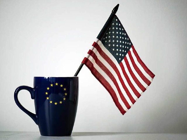 Umstritten: das geplante Abkommen TTIP zwischen den USA und der EU  | Foto: dpa