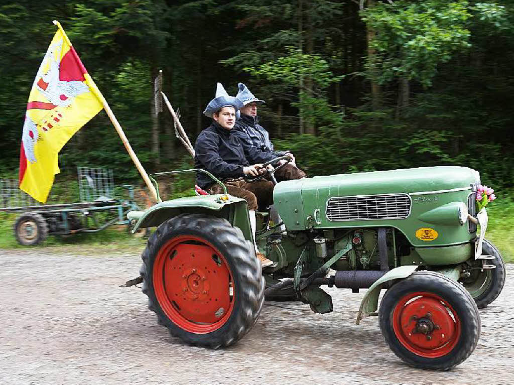 Traktorentreffen in Wittnau: Zum achten Mal trafen sich Fans und Fahrer von Oldtimern und jngeren Exemplaren beim Schtzenhaus.