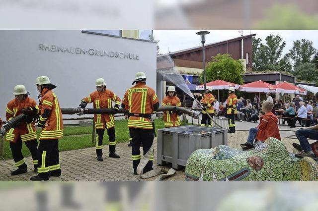 Historische Exponate und Einblick in Feuerwehrarbeit